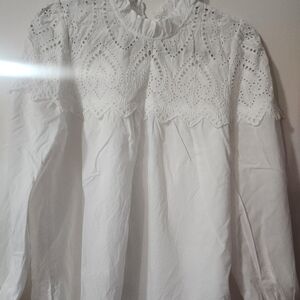 Elegant White Lace Women's Top
